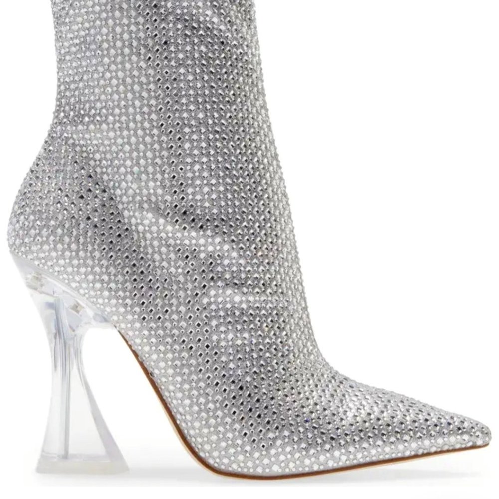 Steve Madden NIB Vivy Embellished Rhinestone Boots